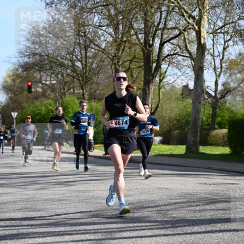 12.04.2026 - 45. Internationalen Wilhelmsburger Insellauf J. Mangold http://msf.ph/oto/9459963 12.04.2026 10:41:22 Ziel 5254, 2148, 5489, 4645, 4646, 5560, 4295, 5038, 4674, 5034, 3861, 5545, 2812, 5270, 5416, 4963, 3831, 4602, 4667, 3229, 3201, 2869, 2479, 3892, 4483, 4483, 5654, 2836 meine-sportfotos.de