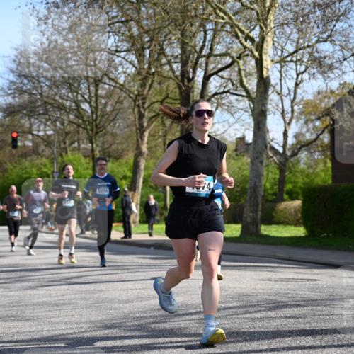 12.04.2026 - 45. Internationalen Wilhelmsburger Insellauf J. Mangold http://msf.ph/oto/9459973 12.04.2026 10:41:22 Ziel 5254, 2148, 5489, 4645, 4646, 5560, 4295, 5038, 4674, 5034, 3861, 5545, 2812, 5270, 5416, 4963, 3831, 4602, 4667, 3229, 3201, 2869, 2479, 3892, 4483, 4483, 5654, 2836 meine-sportfotos.de
