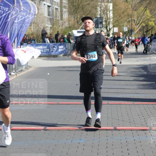 12.04.2026 - 45. Internationalen Wilhelmsburger Insellauf Strokosch-Dieckow http://msf.ph/oto/9459985 12.04.2026 10:49:54 Ziel 2661, 4715, 2392 meine-sportfotos.de