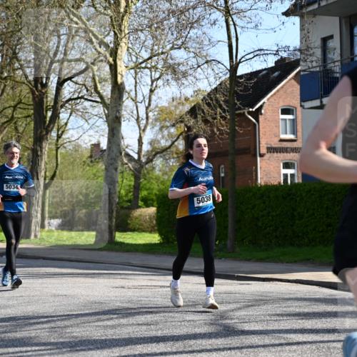 12.04.2026 - 45. Internationalen Wilhelmsburger Insellauf J. Mangold http://msf.ph/oto/9459990 12.04.2026 10:41:23 Ziel 2148, 5489, 4645, 4646, 5560, 4295, 5038, 4674, 5034, 3861, 5545, 2812, 5270, 5416, 4963, 3831, 4602, 4963, 3831, 4602, 4667, 3229, 3201, 2869, 2479, 3892, 4483, 5654, 2836 meine-sportfotos.de
