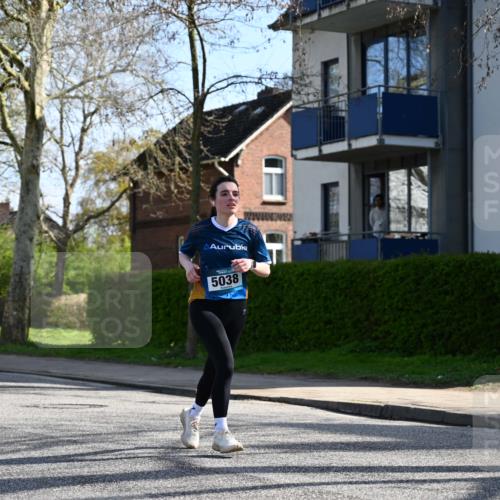 12.04.2026 - 45. Internationalen Wilhelmsburger Insellauf J. Mangold http://msf.ph/oto/9459995 12.04.2026 10:41:24 Ziel 4645, 4646, 5560, 4295, 5038, 4674, 5034, 3861, 5545, 2812, 5270, 5416, 4963, 3831, 4602, 4667, 4667, 3229, 3201, 2869, 2479, 3892, 4483, 5654, 5654, 2836 meine-sportfotos.de