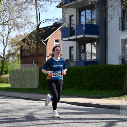 12.04.2026 - 45. Internationalen Wilhelmsburger Insellauf J. Mangold http://msf.ph/oto/9459997 12.04.2026 10:41:24 Ziel 4645, 4646, 5560, 4295, 5038, 4674, 5034, 3861, 5545, 2812, 5270, 5416, 4963, 3831, 4602, 4667, 4667, 3229, 3201, 2869, 2479, 3892, 4483, 5654, 5654, 2836 meine-sportfotos.de