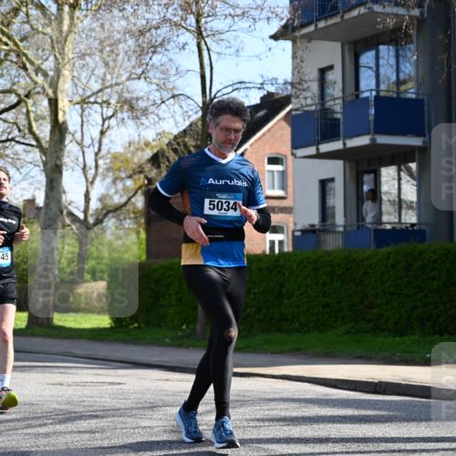 12.04.2026 - 45. Internationalen Wilhelmsburger Insellauf J. Mangold http://msf.ph/oto/9460017 12.04.2026 10:41:25 Ziel 5560, 4295, 5038, 4674, 5034, 3861, 5545, 2812, 5270, 5416, 4963, 3831, 4602, 4667, 3229, 3229, 3201, 2869, 2479, 3892, 4483, 5654, 2836 meine-sportfotos.de