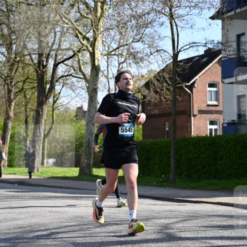 12.04.2026 - 45. Internationalen Wilhelmsburger Insellauf J. Mangold http://msf.ph/oto/9460024 12.04.2026 10:41:26 Ziel 5560, 4295, 5038, 4674, 5034, 3861, 5545, 2812, 5270, 5416, 4963, 3831, 4602, 4667, 3229, 3201, 2869, 2479, 3892, 4483, 5654, 2836, 4615 meine-sportfotos.de