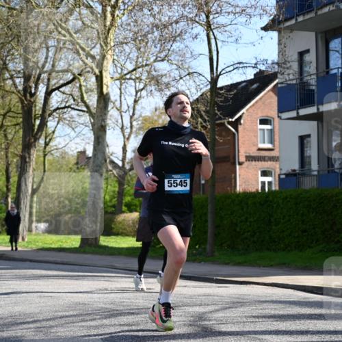 12.04.2026 - 45. Internationalen Wilhelmsburger Insellauf J. Mangold http://msf.ph/oto/9460029 12.04.2026 10:41:26 Ziel 5560, 4295, 5038, 4674, 5034, 3861, 5545, 2812, 5270, 5416, 4963, 3831, 4602, 4667, 3229, 3201, 2869, 2479, 3892, 4483, 5654, 2836, 4615 meine-sportfotos.de