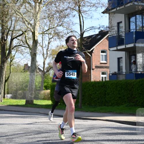 12.04.2026 - 45. Internationalen Wilhelmsburger Insellauf J. Mangold http://msf.ph/oto/9460030 12.04.2026 10:41:27 Ziel 5560, 4295, 5038, 4674, 5034, 3861, 5545, 2812, 5270, 5416, 4963, 3831, 4602, 4667, 3229, 3201, 2869, 2479, 3892, 4483, 5654, 2836, 4615 meine-sportfotos.de