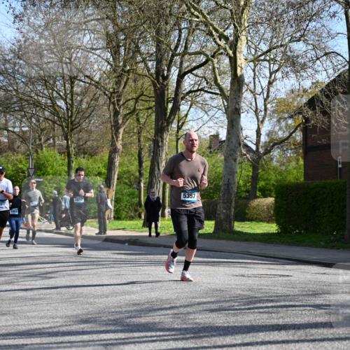 12.04.2026 - 45. Internationalen Wilhelmsburger Insellauf J. Mangold http://msf.ph/oto/9460037 12.04.2026 10:41:28 Ziel 4295, 5038, 4674, 5034, 3861, 5545, 2812, 5270, 5416, 4963, 3831, 4602, 4667, 3229, 3201, 2869, 2479, 3892, 4483, 5654, 2836, 4615 meine-sportfotos.de