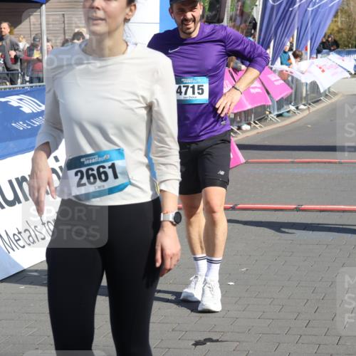 12.04.2026 - 45. Internationalen Wilhelmsburger Insellauf Strokosch-Dieckow http://msf.ph/oto/9460039 12.04.2026 10:49:56 Ziel 4715, 2392, 3036, 2048 meine-sportfotos.de