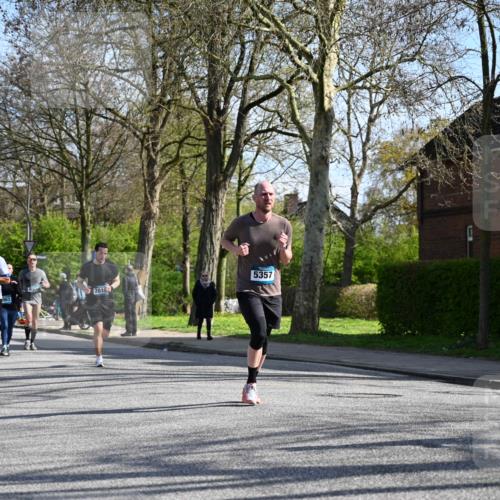 12.04.2026 - 45. Internationalen Wilhelmsburger Insellauf J. Mangold http://msf.ph/oto/9460040 12.04.2026 10:41:28 Ziel 4295, 5038, 4674, 5034, 3861, 5545, 2812, 5270, 5416, 4963, 3831, 4602, 4667, 3229, 3201, 2869, 2479, 3892, 4483, 5654, 2836, 4615 meine-sportfotos.de