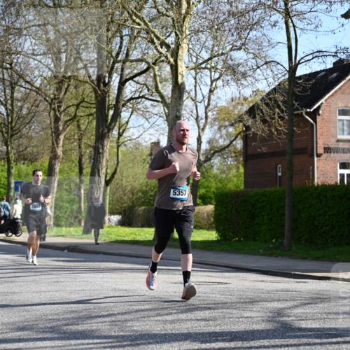 12.04.2026 - 45. Internationalen Wilhelmsburger Insellauf J. Mangold http://msf.ph/oto/9460049 12.04.2026 10:41:28 Ziel 4295, 5038, 4674, 5034, 3861, 5545, 2812, 5270, 5416, 4963, 3831, 4602, 4667, 3229, 3201, 2869, 2479, 3892, 4483, 5654, 2836, 4615 meine-sportfotos.de