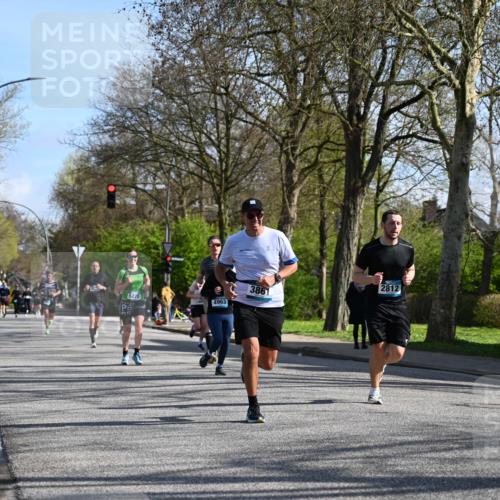 12.04.2026 - 45. Internationalen Wilhelmsburger Insellauf J. Mangold http://msf.ph/oto/9460052 12.04.2026 10:41:30 Ziel 4295, 5038, 4674, 5034, 3861, 5545, 2812, 5270, 5416, 4963, 3831, 4602, 4667, 3229, 3201, 2869, 2479, 3892, 4483, 5654, 2836, 2836, 4615, 2222 meine-sportfotos.de