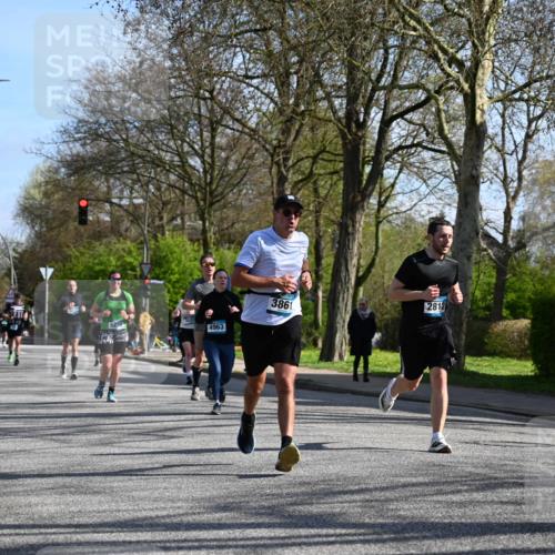 12.04.2026 - 45. Internationalen Wilhelmsburger Insellauf J. Mangold http://msf.ph/oto/9460057 12.04.2026 10:41:30 Ziel 4295, 5038, 4674, 5034, 3861, 5545, 2812, 5270, 5416, 4963, 3831, 4602, 4667, 3229, 3201, 2869, 2479, 3892, 4483, 5654, 2836, 2836, 4615, 2222 meine-sportfotos.de