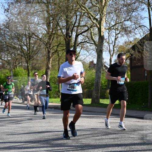 12.04.2026 - 45. Internationalen Wilhelmsburger Insellauf J. Mangold http://msf.ph/oto/9460067 12.04.2026 10:41:31 Ziel 4295, 5038, 4674, 5034, 3861, 5545, 2812, 5270, 5416, 4963, 3831, 4602, 4667, 3229, 3201, 2869, 2869, 2479, 3892, 4483, 5654, 2836, 4615, 2222, 3419, 4042, 3991 meine-sportfotos.de