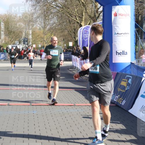 12.04.2026 - 45. Internationalen Wilhelmsburger Insellauf Strokosch-Dieckow http://msf.ph/oto/9460111 12.04.2026 10:50:02 Ziel 3036, 2048, 3357 meine-sportfotos.de
