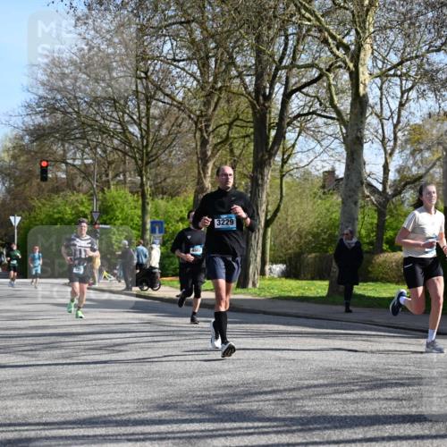 12.04.2026 - 45. Internationalen Wilhelmsburger Insellauf J. Mangold http://msf.ph/oto/9460113 12.04.2026 10:41:36 Ziel 4674, 5034, 3861, 5545, 2812, 5270, 5416, 4963, 3831, 4602, 4667, 3229, 3201, 2869, 2479, 3892, 4483, 5654, 5654, 2836, 4615, 2222, 3419, 4042, 3991, 2262, 2263 meine-sportfotos.de