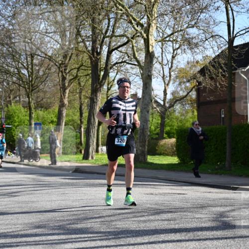 12.04.2026 - 45. Internationalen Wilhelmsburger Insellauf J. Mangold http://msf.ph/oto/9460118 12.04.2026 10:41:40 Ziel 3861, 5545, 2812, 5270, 5416, 4963, 3831, 4602, 4667, 3229, 3201, 2869, 2479, 3892, 4483, 5654, 2836, 4615, 2222, 3419, 4042, 3991, 2262, 2263 meine-sportfotos.de