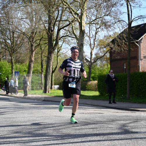 12.04.2026 - 45. Internationalen Wilhelmsburger Insellauf J. Mangold http://msf.ph/oto/9460121 12.04.2026 10:41:40 Ziel 3861, 5545, 2812, 5270, 5416, 4963, 3831, 4602, 4667, 3229, 3201, 2869, 2479, 3892, 4483, 5654, 2836, 4615, 2222, 3419, 4042, 3991, 2262, 2263 meine-sportfotos.de