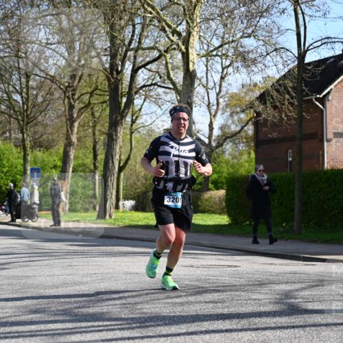 12.04.2026 - 45. Internationalen Wilhelmsburger Insellauf J. Mangold http://msf.ph/oto/9460122 12.04.2026 10:41:40 Ziel 3861, 5545, 2812, 5270, 5416, 4963, 3831, 4602, 4667, 3229, 3201, 2869, 2479, 3892, 4483, 5654, 2836, 4615, 2222, 3419, 4042, 3991, 2262, 2263 meine-sportfotos.de