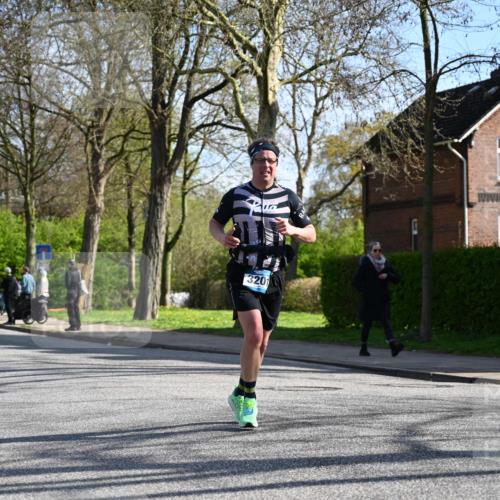12.04.2026 - 45. Internationalen Wilhelmsburger Insellauf J. Mangold http://msf.ph/oto/9460123 12.04.2026 10:41:40 Ziel 3861, 5545, 2812, 5270, 5416, 4963, 3831, 4602, 4667, 3229, 3201, 2869, 2479, 3892, 4483, 5654, 2836, 4615, 2222, 3419, 4042, 3991, 2262, 2263 meine-sportfotos.de