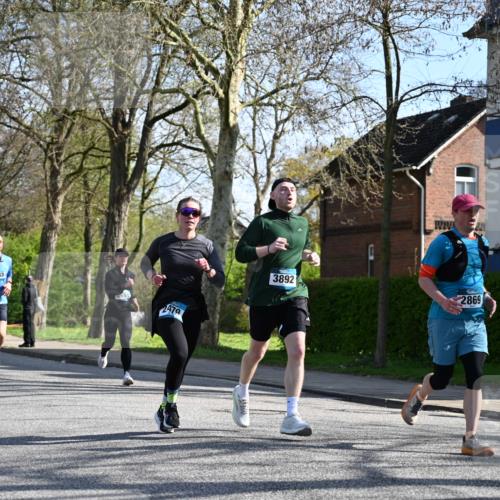 12.04.2026 - 45. Internationalen Wilhelmsburger Insellauf J. Mangold http://msf.ph/oto/9460148 12.04.2026 10:41:47 Ziel 4963, 3831, 4602, 4667, 3229, 3201, 2869, 2479, 3892, 4483, 5654, 2836, 4615, 2222, 3419, 4042, 3991, 2262, 2263 meine-sportfotos.de