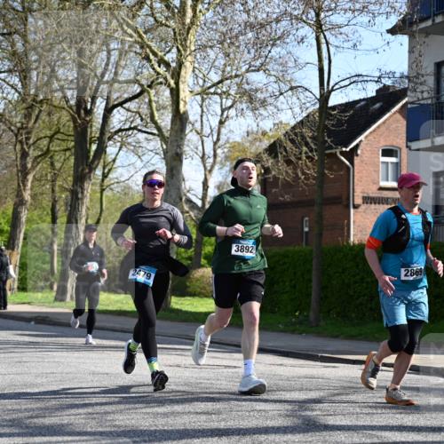 12.04.2026 - 45. Internationalen Wilhelmsburger Insellauf J. Mangold http://msf.ph/oto/9460149 12.04.2026 10:41:47 Ziel 4963, 3831, 4602, 4667, 3229, 3201, 2869, 2479, 3892, 4483, 5654, 2836, 4615, 2222, 3419, 4042, 3991, 2262, 2263 meine-sportfotos.de