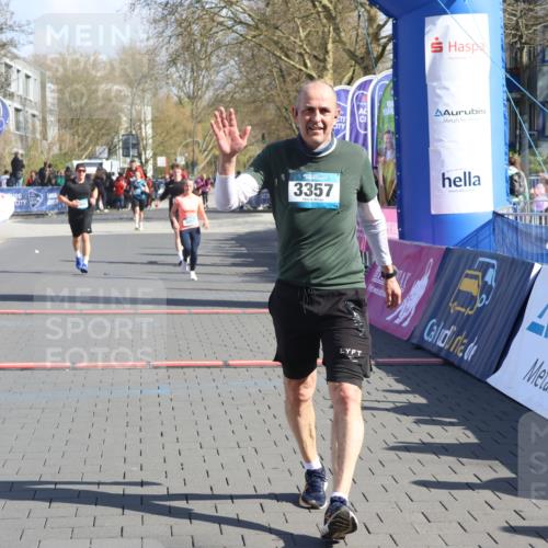 12.04.2026 - 45. Internationalen Wilhelmsburger Insellauf Strokosch-Dieckow http://msf.ph/oto/9460153 12.04.2026 10:50:05 Ziel 3357, 2655, 5441, 3546 meine-sportfotos.de