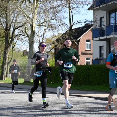 12.04.2026 - 45. Internationalen Wilhelmsburger Insellauf J. Mangold http://msf.ph/oto/9460156 12.04.2026 10:41:48 Ziel 4963, 3831, 4602, 4667, 3229, 3201, 2869, 2479, 3892, 4483, 5654, 2836, 4615, 2222, 3419, 4042, 3991, 2262, 2263, 2262, 2263 meine-sportfotos.de
