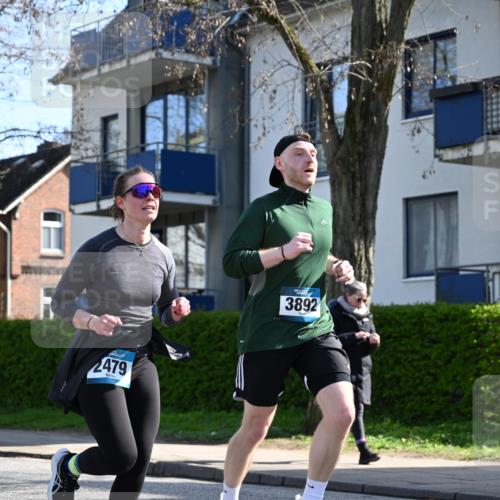 12.04.2026 - 45. Internationalen Wilhelmsburger Insellauf J. Mangold http://msf.ph/oto/9460172 12.04.2026 10:41:48 Ziel 4963, 3831, 4602, 4667, 3229, 3201, 2869, 2479, 3892, 4483, 5654, 2836, 4615, 2222, 3419, 4042, 3991, 2262, 2263, 2262, 2263 meine-sportfotos.de