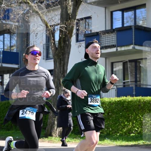 12.04.2026 - 45. Internationalen Wilhelmsburger Insellauf J. Mangold http://msf.ph/oto/9460176 12.04.2026 10:41:49 Ziel 4667, 3229, 3201, 2869, 2479, 3892, 4483, 5654, 2836, 4615, 2222, 3419, 4042, 3991, 2262, 2263 meine-sportfotos.de