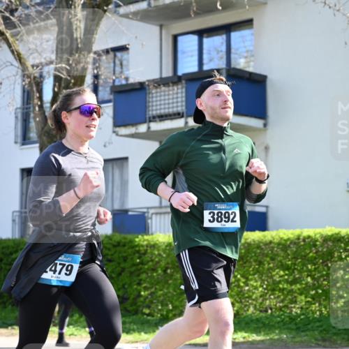 12.04.2026 - 45. Internationalen Wilhelmsburger Insellauf J. Mangold http://msf.ph/oto/9460179 12.04.2026 10:41:49 Ziel 4667, 3229, 3201, 2869, 2479, 3892, 4483, 5654, 2836, 4615, 2222, 3419, 4042, 3991, 2262, 2263 meine-sportfotos.de