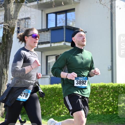 12.04.2026 - 45. Internationalen Wilhelmsburger Insellauf J. Mangold http://msf.ph/oto/9460181 12.04.2026 10:41:49 Ziel 4667, 3229, 3201, 2869, 2479, 3892, 4483, 5654, 2836, 4615, 2222, 3419, 4042, 3991, 2262, 2263 meine-sportfotos.de