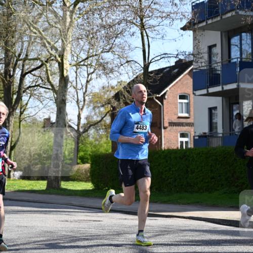 12.04.2026 - 45. Internationalen Wilhelmsburger Insellauf J. Mangold http://msf.ph/oto/9460186 12.04.2026 10:41:50 Ziel 3229, 3201, 2869, 2479, 3892, 4483, 5654, 2836, 4615, 4615, 2222, 3419, 4042, 3991, 2262, 2263 meine-sportfotos.de
