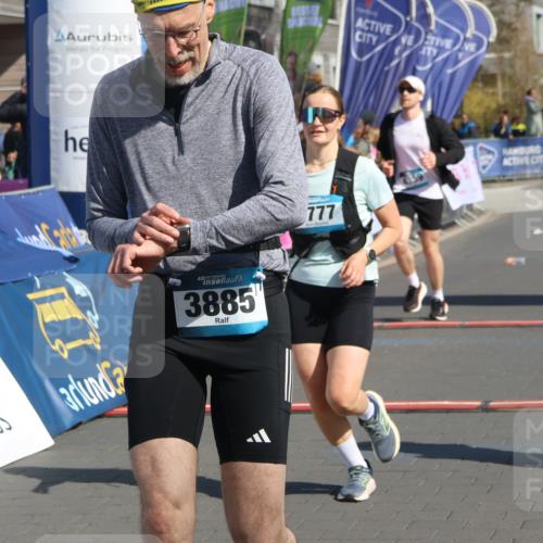 12.04.2026 - 45. Internationalen Wilhelmsburger Insellauf Strokosch-Dieckow http://msf.ph/oto/9460195 12.04.2026 11:07:36 Ziel 3885, 2777, 4949, 4359 meine-sportfotos.de