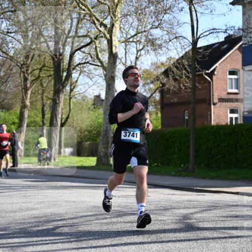 12.04.2026 - 45. Internationalen Wilhelmsburger Insellauf J. Mangold http://msf.ph/oto/9460221 12.04.2026 10:42:03 Ziel 2836, 4615, 2222, 3419, 4042, 3991, 2262, 2263, 2252, 2252, 3091, 5442 meine-sportfotos.de