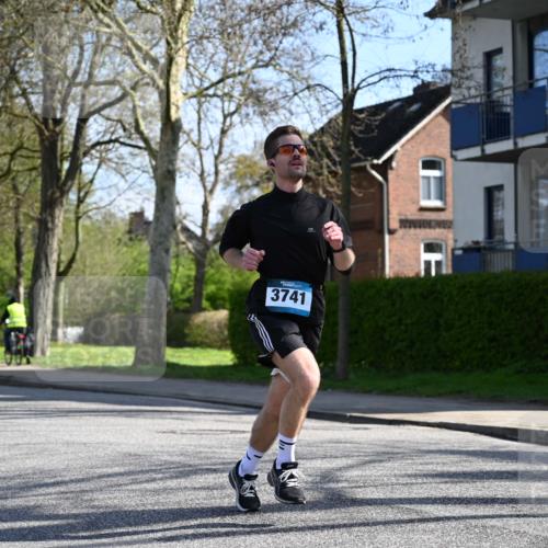 12.04.2026 - 45. Internationalen Wilhelmsburger Insellauf J. Mangold http://msf.ph/oto/9460226 12.04.2026 10:42:04 Ziel 2836, 4615, 2222, 3419, 4042, 3991, 2262, 2263, 2252, 3091, 5442 meine-sportfotos.de