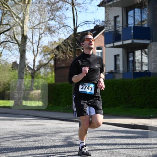 12.04.2026 - 45. Internationalen Wilhelmsburger Insellauf J. Mangold http://msf.ph/oto/9460230 12.04.2026 10:42:04 Ziel 2836, 4615, 2222, 3419, 4042, 3991, 2262, 2263, 2252, 3091, 5442 meine-sportfotos.de