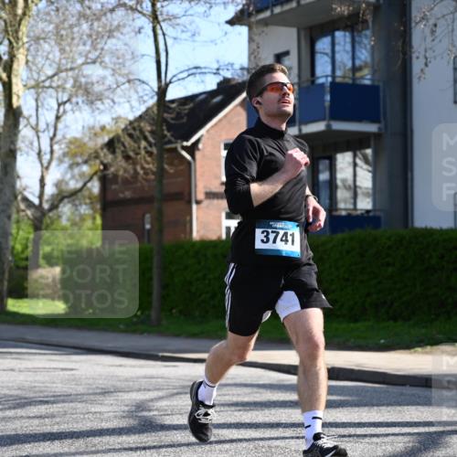 12.04.2026 - 45. Internationalen Wilhelmsburger Insellauf J. Mangold http://msf.ph/oto/9460234 12.04.2026 10:42:04 Ziel 2836, 4615, 2222, 3419, 4042, 3991, 2262, 2263, 2252, 3091, 5442 meine-sportfotos.de