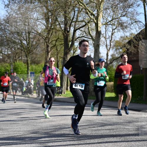 12.04.2026 - 45. Internationalen Wilhelmsburger Insellauf J. Mangold http://msf.ph/oto/9460247 12.04.2026 10:42:08 Ziel 4615, 2222, 3419, 4042, 3991, 2262, 2263, 2252, 3091, 5442, 3091, 5442, 5273 meine-sportfotos.de