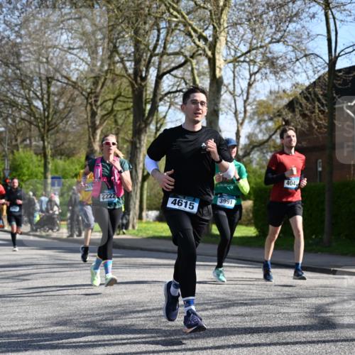 12.04.2026 - 45. Internationalen Wilhelmsburger Insellauf J. Mangold http://msf.ph/oto/9460248 12.04.2026 10:42:08 Ziel 4615, 2222, 3419, 4042, 3991, 2262, 2263, 2252, 3091, 5442, 3091, 5442, 5273 meine-sportfotos.de