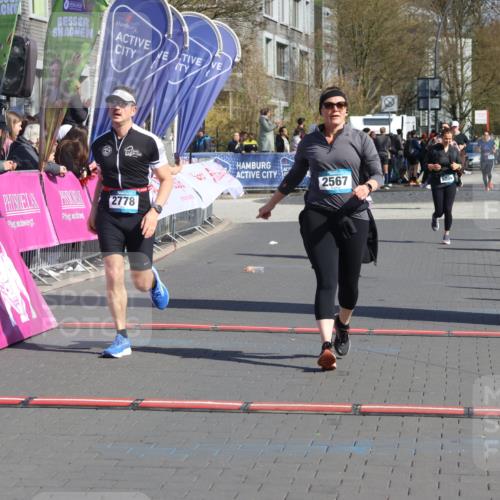 12.04.2026 - 45. Internationalen Wilhelmsburger Insellauf Strokosch-Dieckow http://msf.ph/oto/9460265 12.04.2026 11:07:44 Ziel 2567, 2778 meine-sportfotos.de
