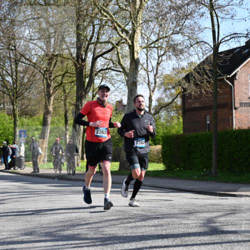 12.04.2026 - 45. Internationalen Wilhelmsburger Insellauf J. Mangold http://msf.ph/oto/9460288 12.04.2026 10:42:12 Ziel 4615, 2222, 3419, 4042, 3991, 2262, 2263, 2252, 3091, 5442, 5273, 2724, 2500, 3021 meine-sportfotos.de