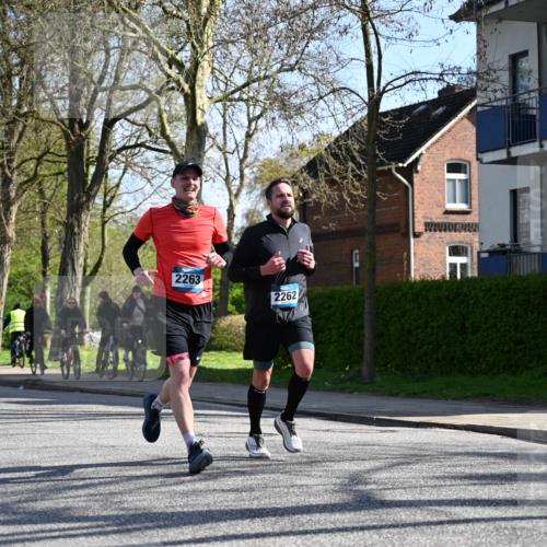 12.04.2026 - 45. Internationalen Wilhelmsburger Insellauf J. Mangold http://msf.ph/oto/9460296 12.04.2026 10:42:13 Ziel 4615, 2222, 3419, 4042, 3991, 2262, 2263, 2252, 3091, 5442, 5273, 2724, 2500, 3021 meine-sportfotos.de