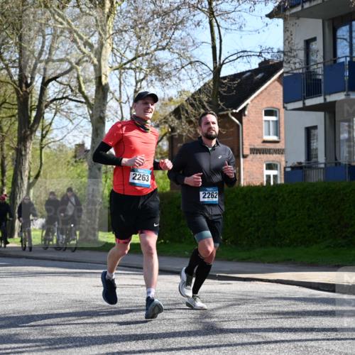 12.04.2026 - 45. Internationalen Wilhelmsburger Insellauf J. Mangold http://msf.ph/oto/9460303 12.04.2026 10:42:13 Ziel 4615, 2222, 3419, 4042, 3991, 2262, 2263, 2252, 3091, 5442, 5273, 2724, 2500, 3021 meine-sportfotos.de