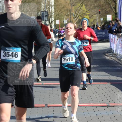 12.04.2026 - 45. Internationalen Wilhelmsburger Insellauf Strokosch-Dieckow http://msf.ph/oto/9460315 12.04.2026 10:50:14 Ziel 2618, 2176, 2054, 3329, 3459 meine-sportfotos.de