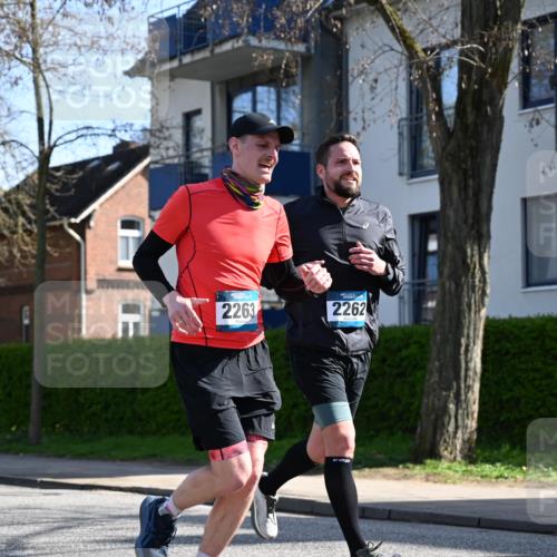 12.04.2026 - 45. Internationalen Wilhelmsburger Insellauf J. Mangold http://msf.ph/oto/9460320 12.04.2026 10:42:14 Ziel 4615, 2222, 3419, 4042, 3991, 2262, 2263, 2252, 3091, 5442, 5273, 2724, 2500, 3021, 5751 meine-sportfotos.de