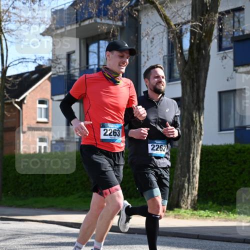 12.04.2026 - 45. Internationalen Wilhelmsburger Insellauf J. Mangold http://msf.ph/oto/9460321 12.04.2026 10:42:14 Ziel 4615, 2222, 3419, 4042, 3991, 2262, 2263, 2252, 3091, 5442, 5273, 2724, 2500, 3021, 5751 meine-sportfotos.de