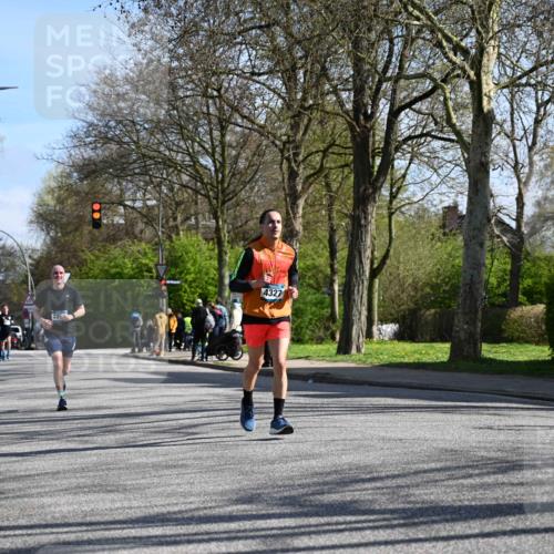 12.04.2026 - 45. Internationalen Wilhelmsburger Insellauf J. Mangold http://msf.ph/oto/9460330 12.04.2026 10:42:26 Ziel 2252, 3091, 5442, 5273, 2724, 2500, 3021, 5751, 5751, 5794, 3779, 5840, 2406, 4377, 3086 meine-sportfotos.de
