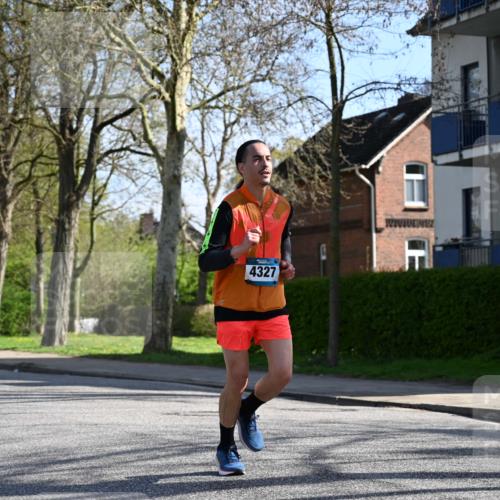 12.04.2026 - 45. Internationalen Wilhelmsburger Insellauf J. Mangold http://msf.ph/oto/9460342 12.04.2026 10:42:28 Ziel 2252, 3091, 5442, 5273, 2724, 2500, 3021, 5751, 5794, 3779, 5840, 2406, 4377, 3086, 3227, 4974, 5705 meine-sportfotos.de