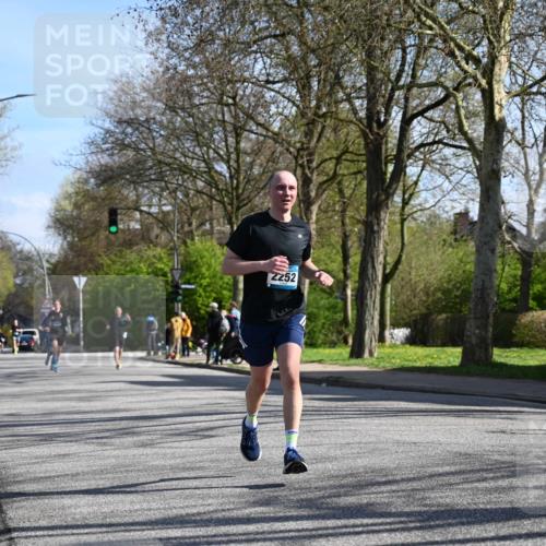 12.04.2026 - 45. Internationalen Wilhelmsburger Insellauf J. Mangold http://msf.ph/oto/9460349 12.04.2026 10:42:29 Ziel 2252, 3091, 5442, 5273, 5273, 2724, 2500, 3021, 5751, 5794, 3779, 3779, 5840, 2406, 4377, 3086, 3227, 4974, 5705, 2189, 5697 meine-sportfotos.de