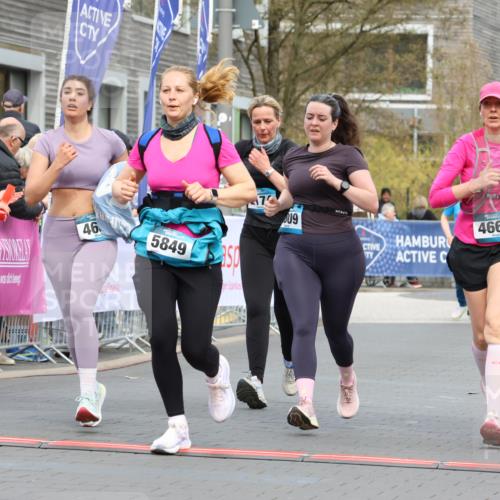 12.04.2026 - 45. Internationalen Wilhelmsburger Insellauf Strokosch-Dieckow http://msf.ph/oto/9460364 12.04.2026 13:19:27 Ziel 4020, 5849, 4639, 3809, 4660, 2174 meine-sportfotos.de